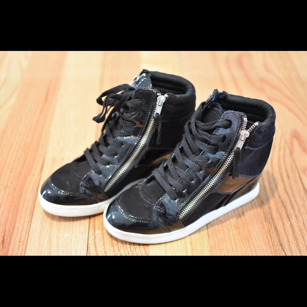 Rock & Republic sneaker wedge